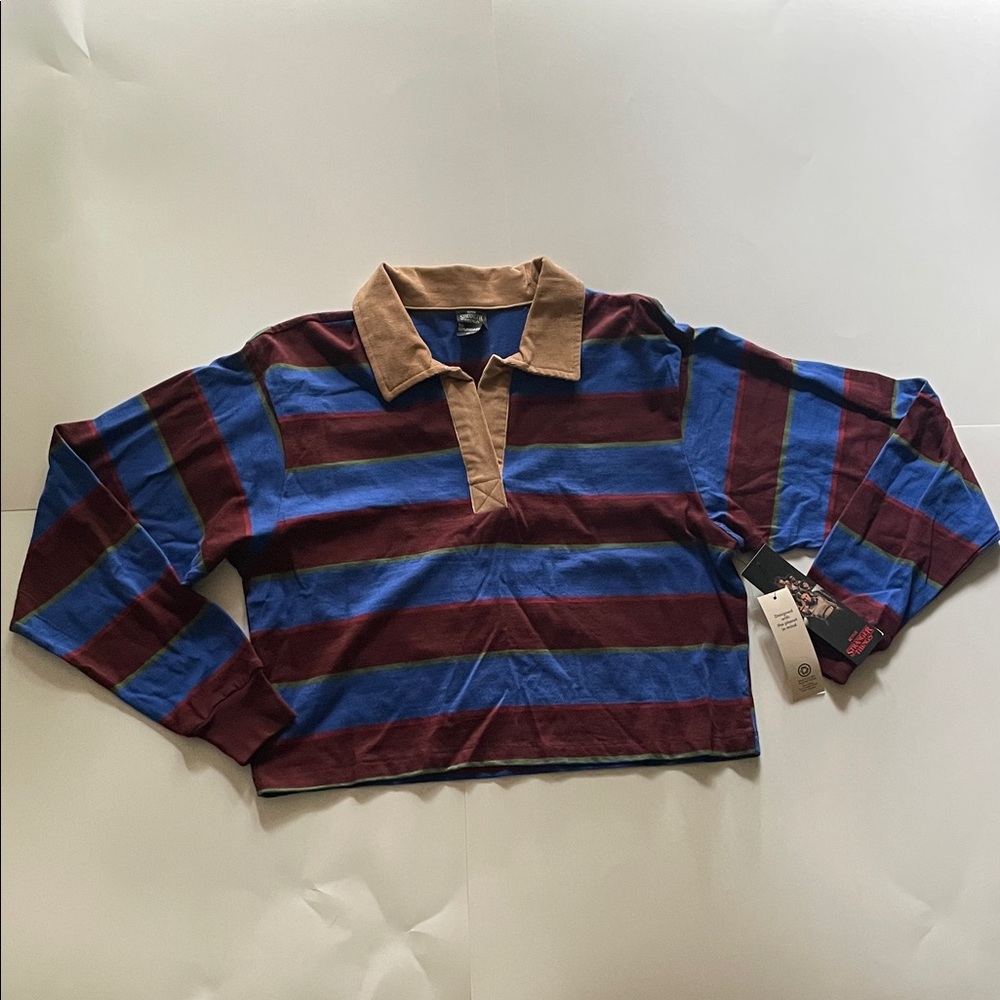 No Boundaries Women's Cropped V-Neck Sweater - Blue & Burgundy with Tan Collar